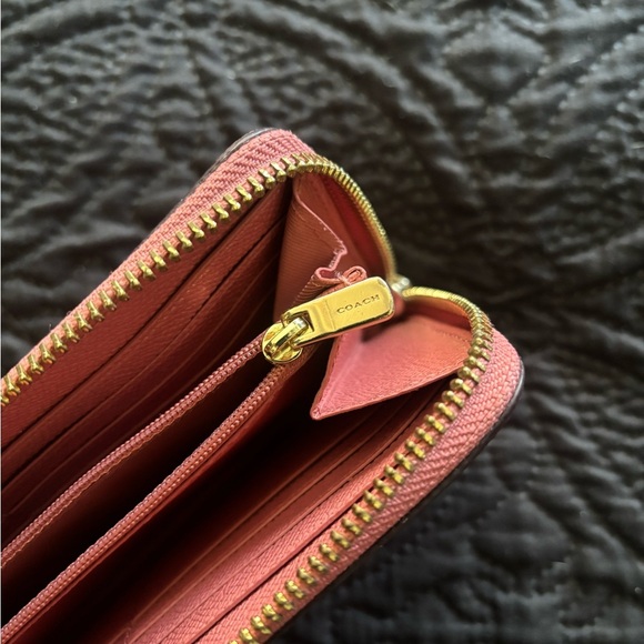 Coach Pink Leather Women's Wallet - Picture 6 of 7